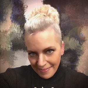 Meet your Posher, Brenda